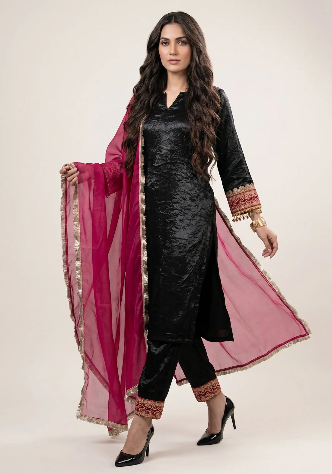 Noir Grace Kurta Set