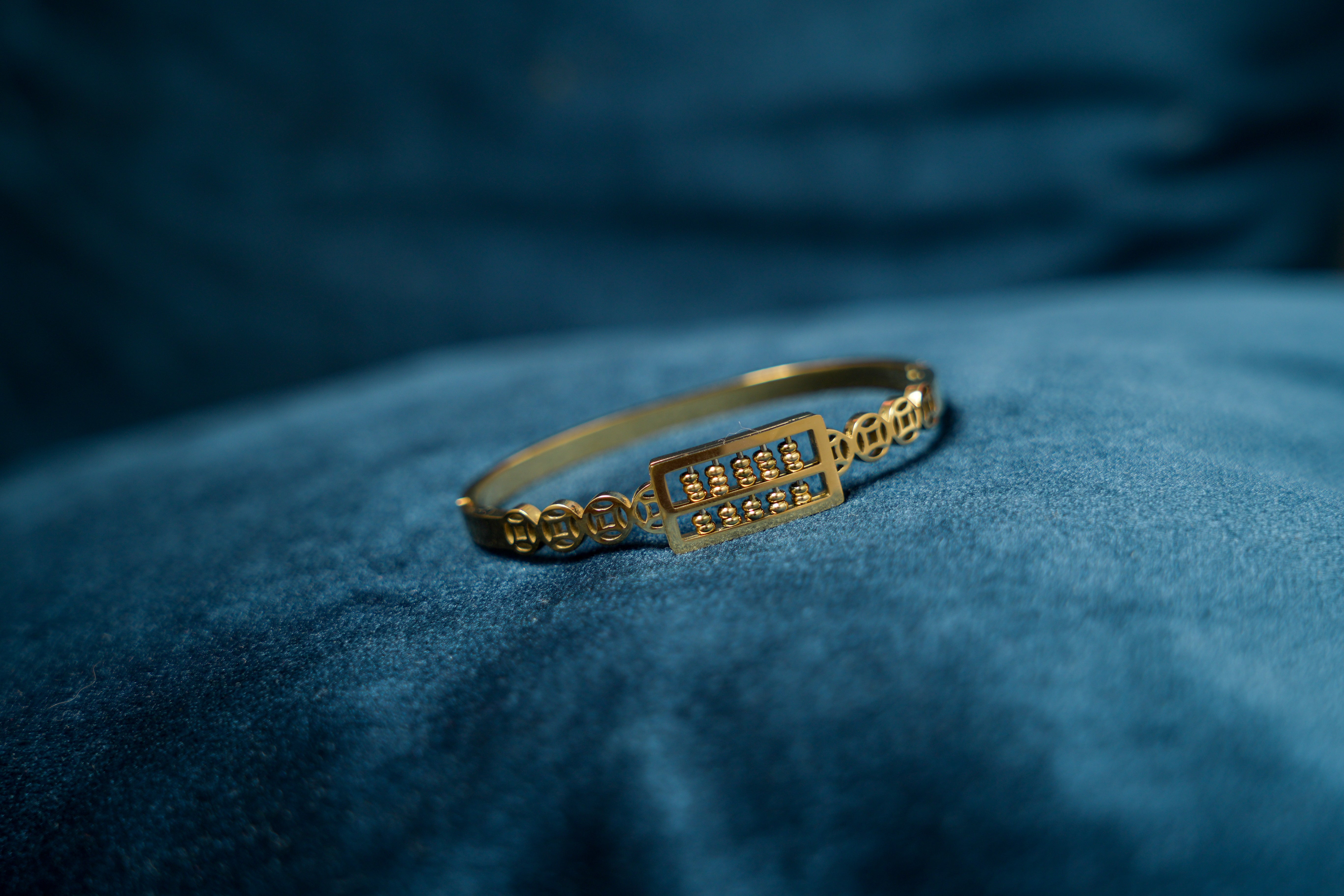Reflective Rectangle 21k Gold Bracelet – Andaaz Jewelers